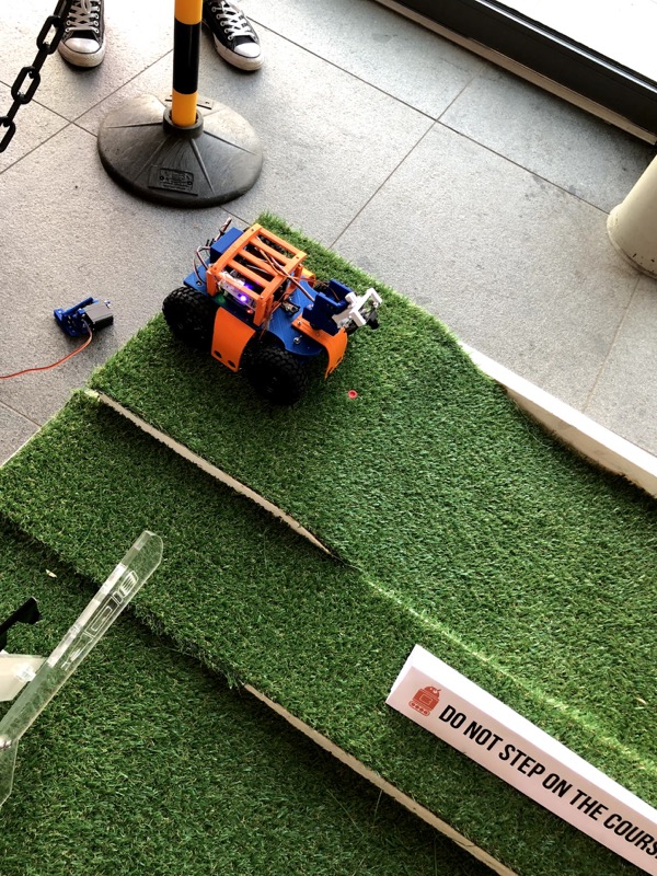 One last shot at trying to get the bot to push the ball around (Didn't work, we had to forfeit)